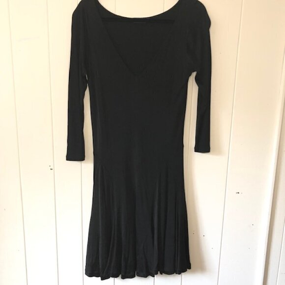 Polo Ralph Lauren Black Flowy Dress with a Deep V-Neck - Picture 2 of 9